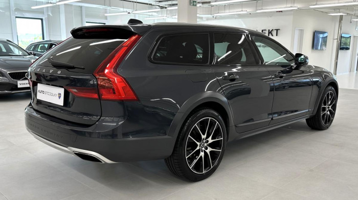 Volvo V90 CROSS COUNTRY T5 REZERVACE