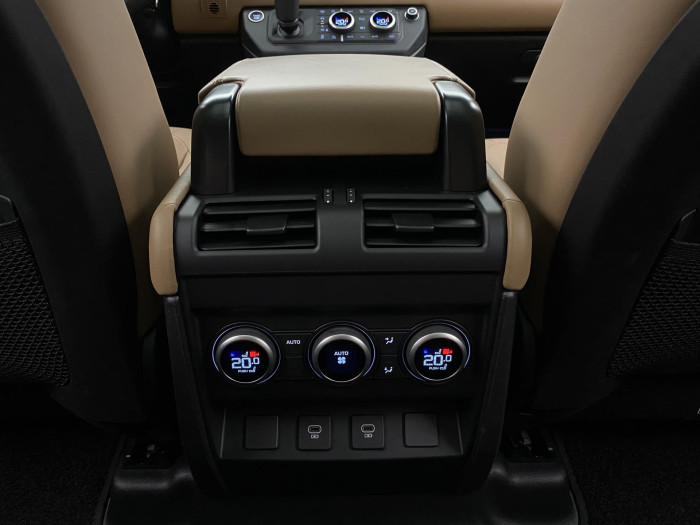 Land Rover Defender 110 D300 X-DYNAMIC HSE AWD AUT 3.0 d Dynamic