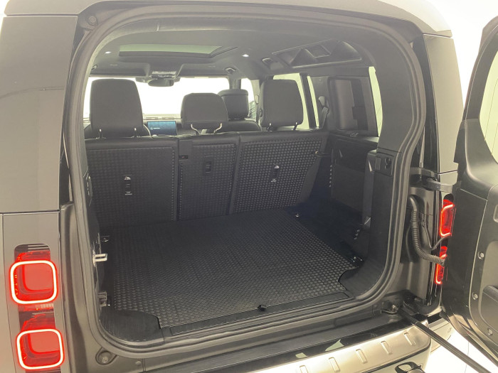 Land Rover Defender 110 D300 X-DYNAMIC HSE AWD AUT 3.0 d Dynamic