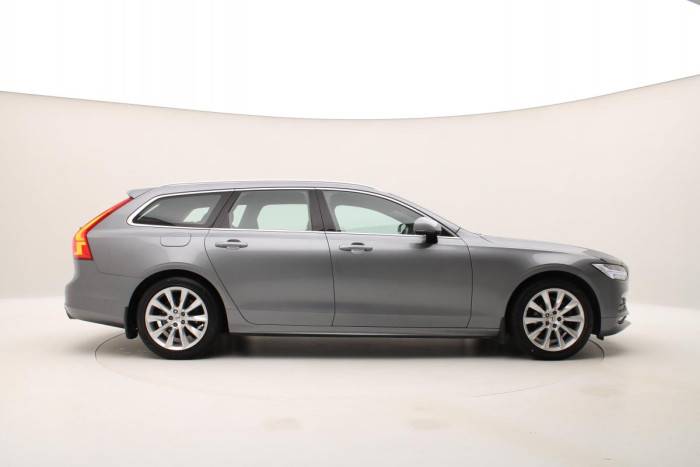 Volvo V90 D4 AWD MOMENTUM REZERVACE 2.0 d Momentum