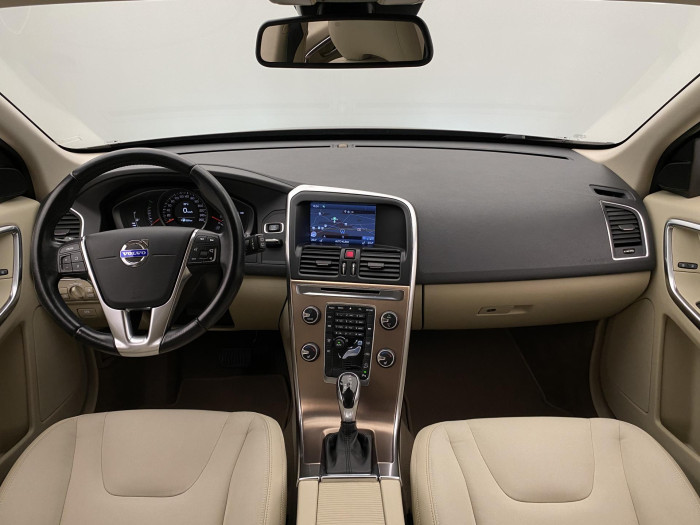 Volvo XC60 D4 AWD MOMENTUM AUT CZ 2.4 d Momentum