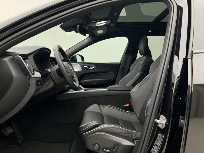 Volvo XC60 B5 AWD ULTRA BLACK EDITION AUT 2.0 Edition