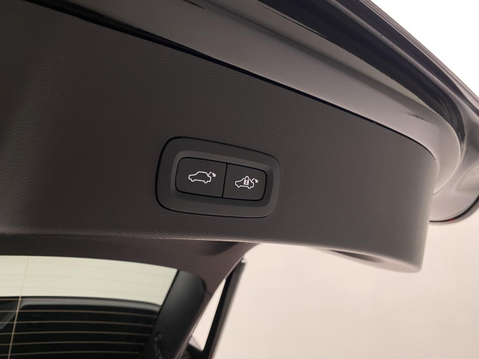 Volvo XC40 B3 AUT PLUS BLACK EDITION