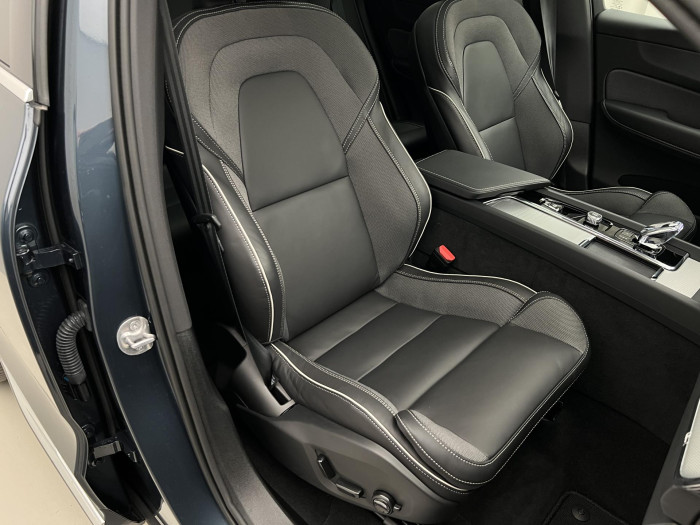 Volvo XC60 T6 AWD RECHARGE ULTRA DARK AUT