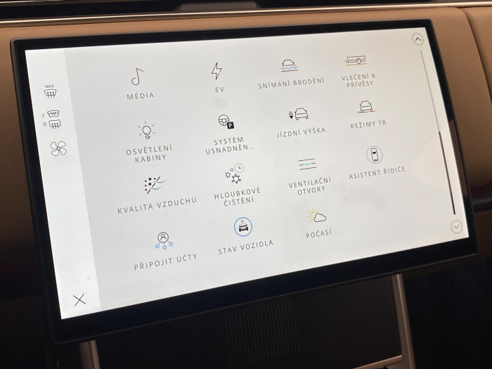Land Rover Range Rover P550e AUTOBIOGRAPHY SWB