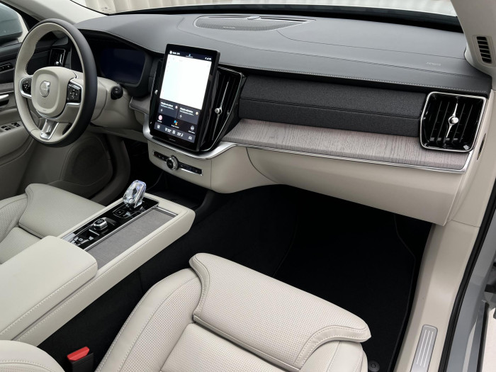 Volvo XC90 B5 AWD AUT BRIGHT PLUS 7-míst