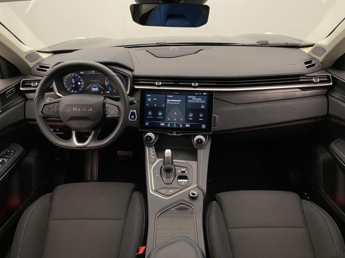 Lynk & Co 01 PHEV DCT AUT 1.maj. REZERVACE