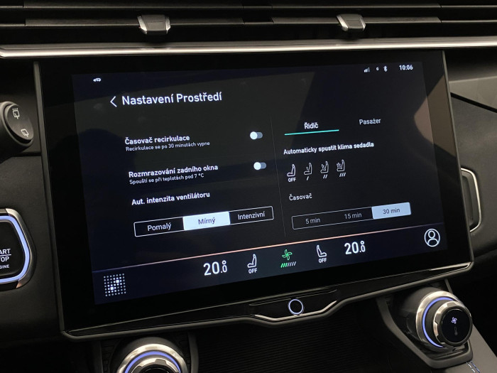 Lynk & Co 01 PHEV DCT AUT 1.maj