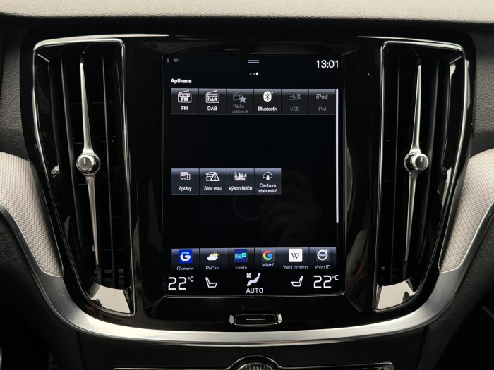Volvo V60 B4 R-DESIGN AUT REZERVACE