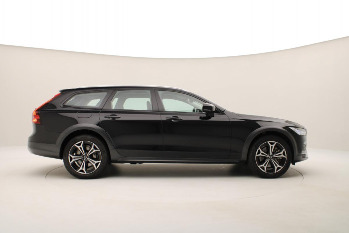 Volvo V90 CC B4 AWD AUT PLUS CZ 1.maj