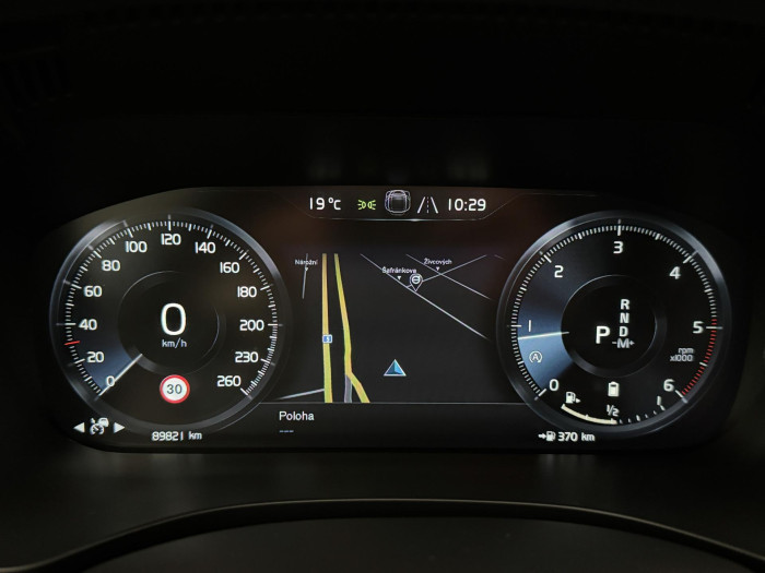 Volvo XC60 B4 AWD MOMENTUM CZ 1.maj 2.0 Momentum