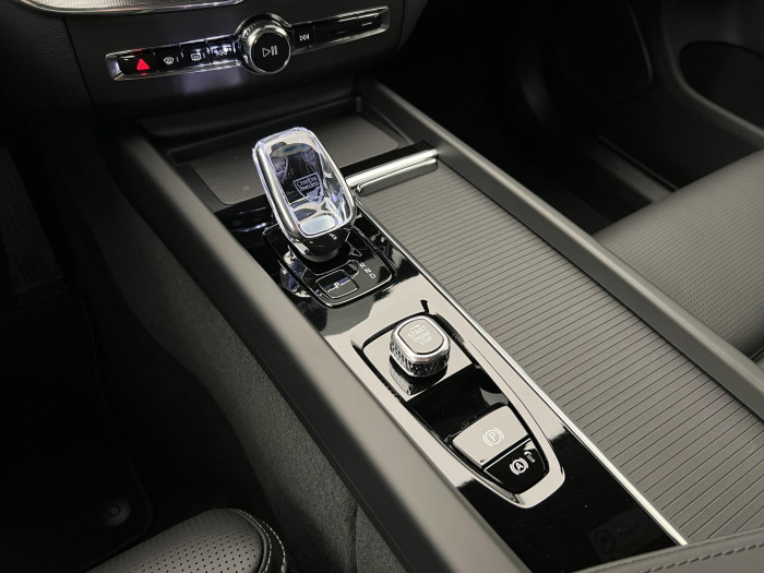 Volvo XC60 T8 AWD RECHARGE BLACK ULTRA