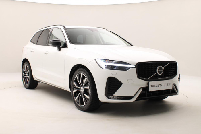 Volvo XC60 B4 AWD ULTIMATE AUT REZERVACE