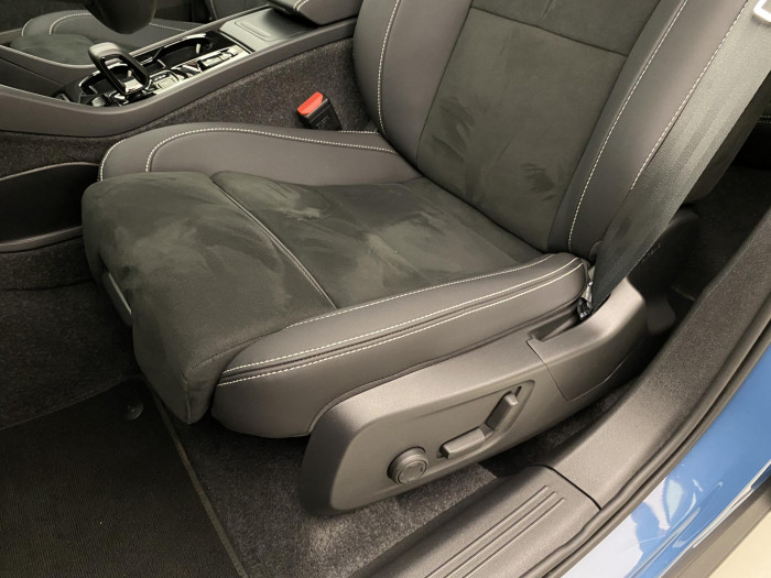 Volvo XC40 B3 DARK ULTRA AUT CZ