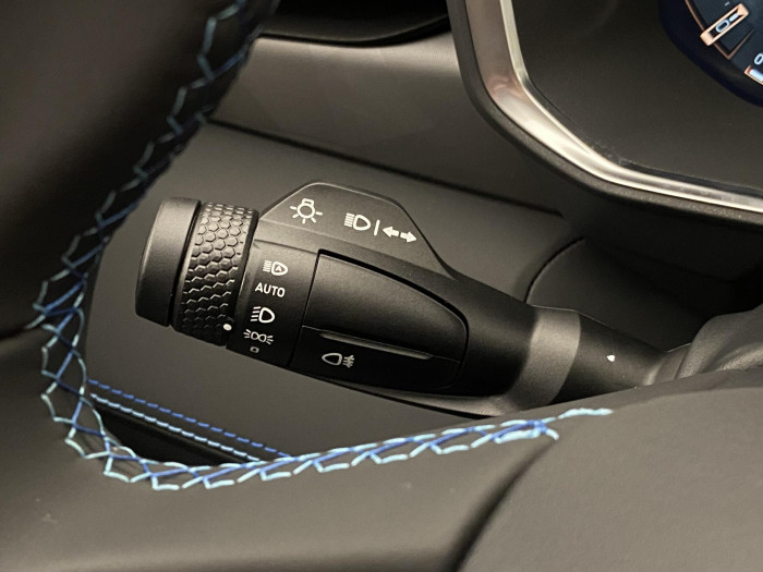 Lynk & Co 01 PHEV DCT AUT 1.maj