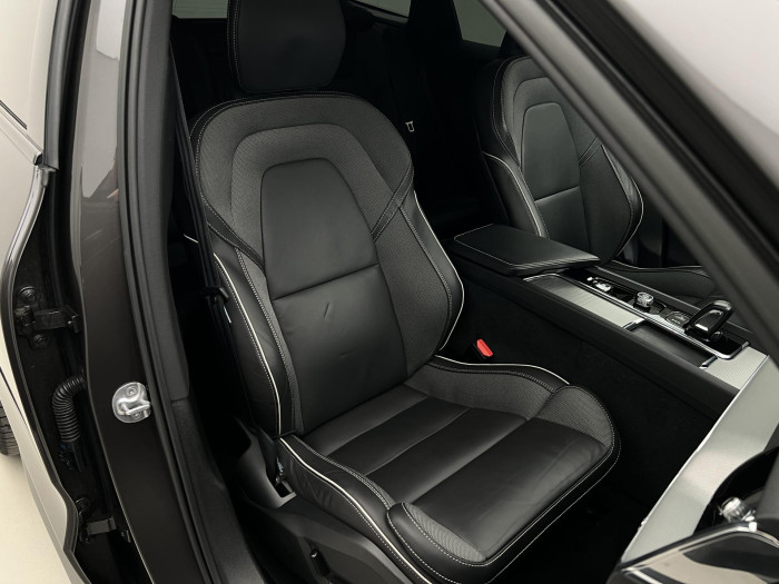 Volvo XC60 B5 AWD R-DESIGN AUT 1.maj.