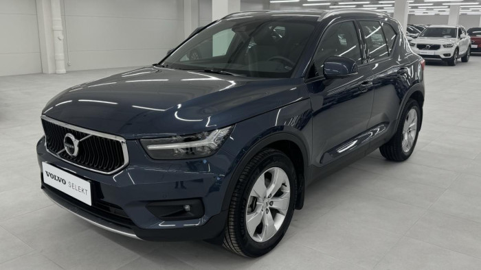 Volvo XC40 B4 MOMENTUM REZERVACE 2.0 Momentum