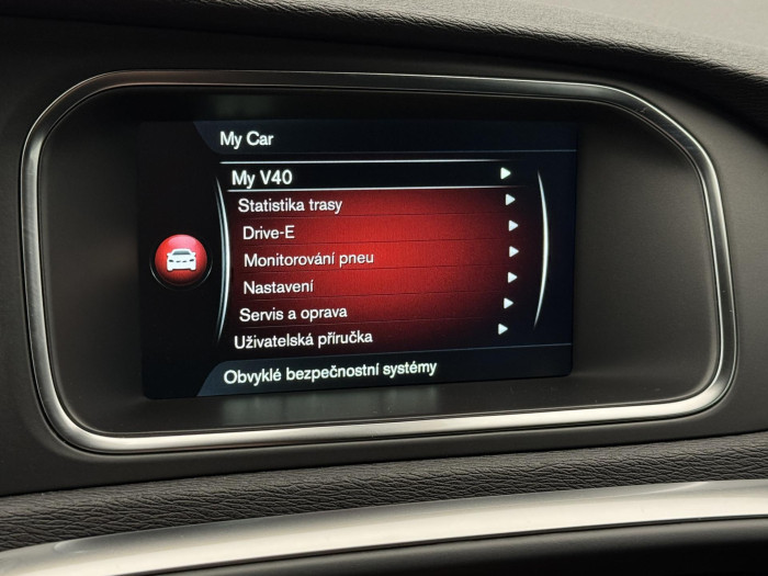 Volvo V40 D2 MOMENTUM AUT 2.0 d Momentum