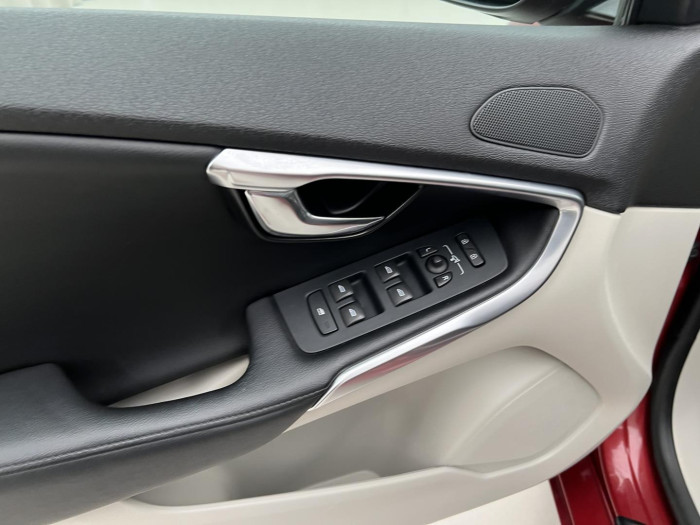 Volvo V40 D2 MOMENTUM 2.0 d Momentum
