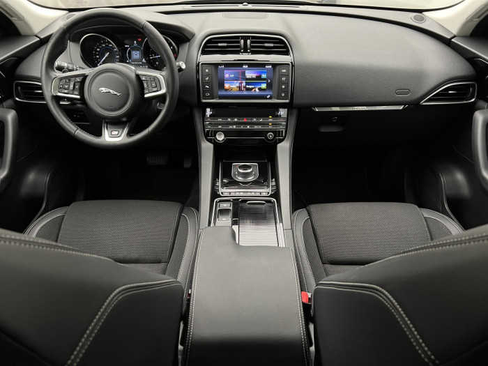 Jaguar F-Pace 20d R-SPORT AWD AUT CZ 2.0 d Sport