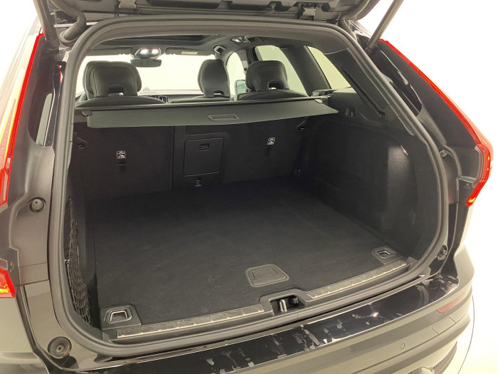 Volvo XC60 B5 AWD BLACK EDITION ULTRA 2.0 Edition