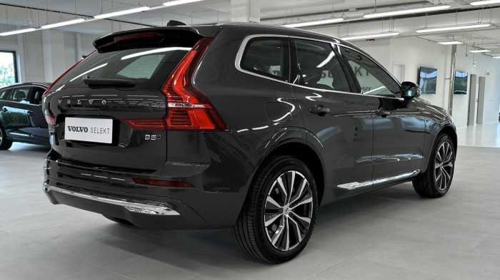 Volvo XC60 B5 AWD PLUS BRIGHT REZERVACE 2.0 Plus