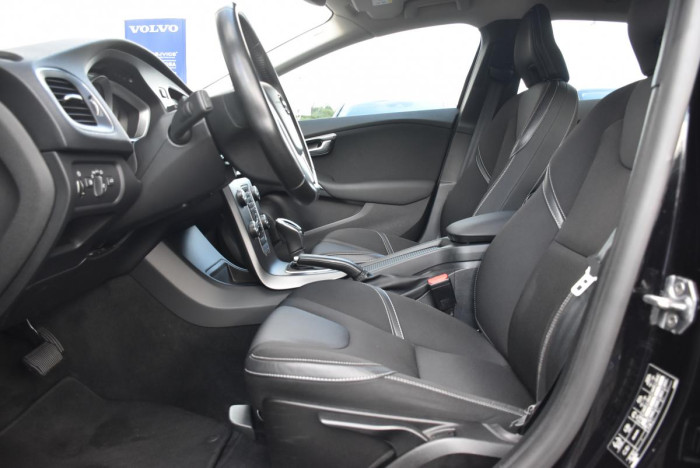 Volvo V40 T2 BLACK EDITION AUT 1.maj. 1.5 Edition