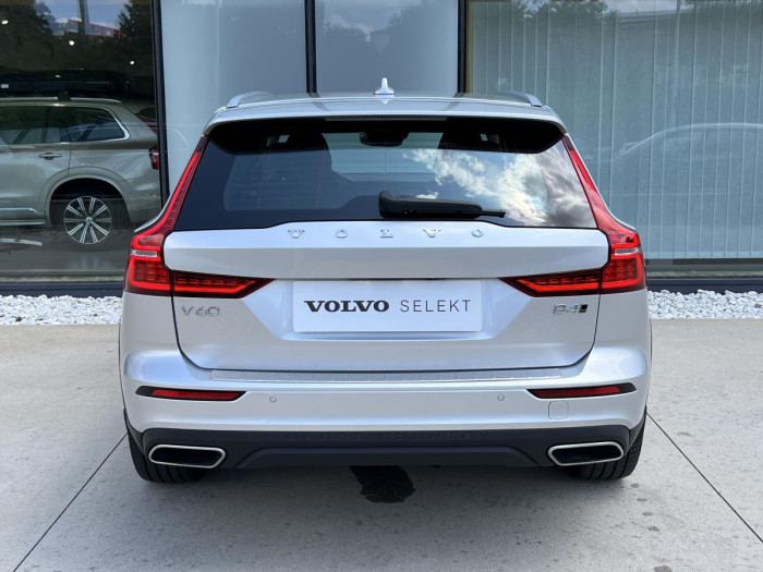 Volvo V60 CROSS COUNTRY B4 AWD REZERVACE