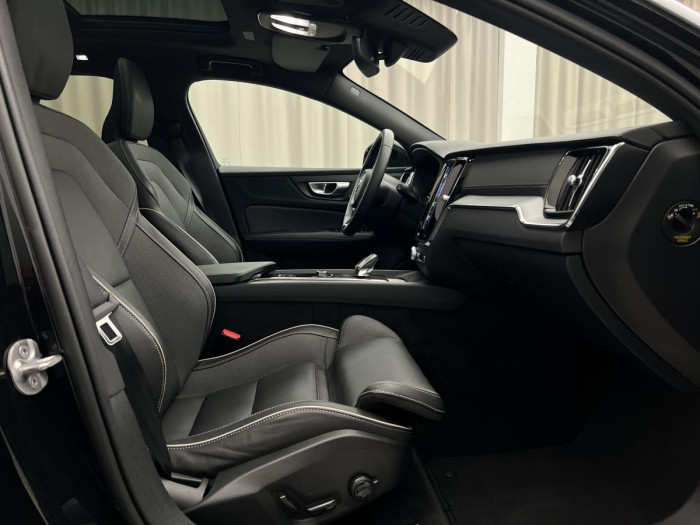 Volvo V60 CROSS COUNTRY B5 AWD Ultimate