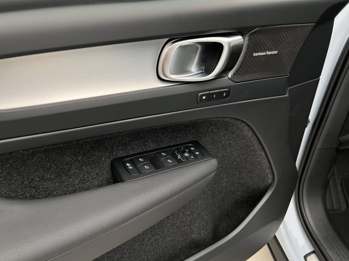 Volvo XC40 B3 DARK PLUS AUT