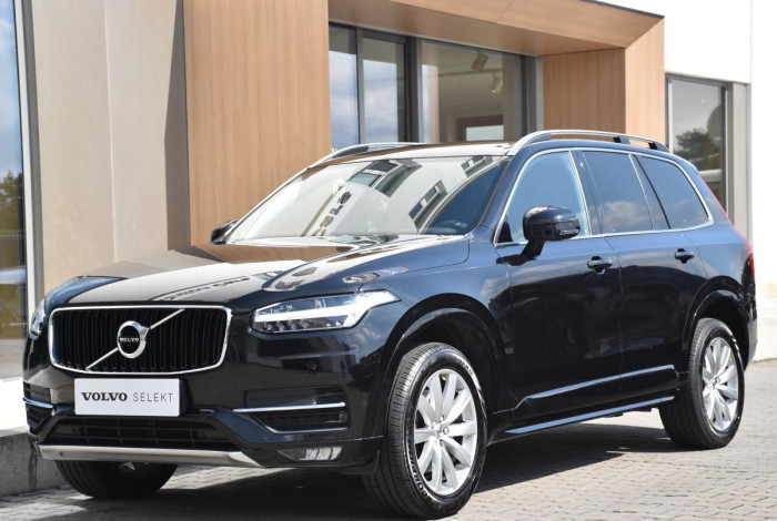 Volvo XC90 D5 AWD MOMENTUM REZERVACE 2.0 d Momentum