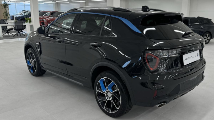 Lynk & Co 01 PHEV DCT AUT 1.maj. REZERVACE