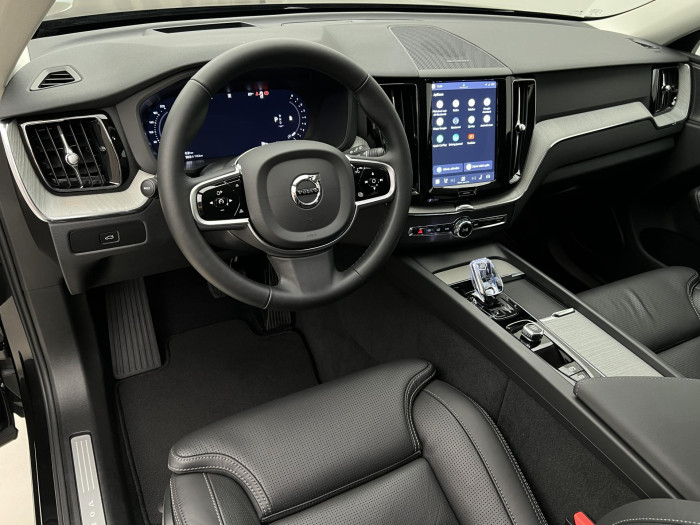 Volvo XC60 B5 AWD PLUS DARK AUT 1.maj.