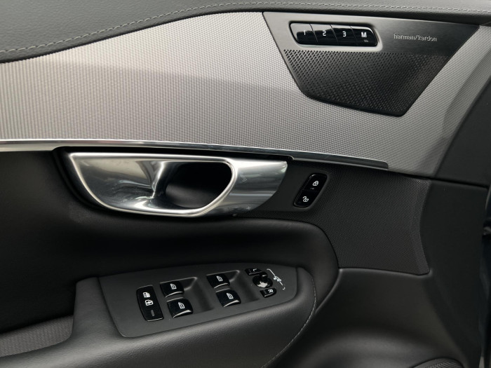 Volvo XC90 T8 AWD RECHARGE ULT. BRIGHT 7M