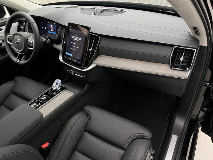 Volvo XC90 T8 AWD RECHARGE DARK ULTRA AUT
