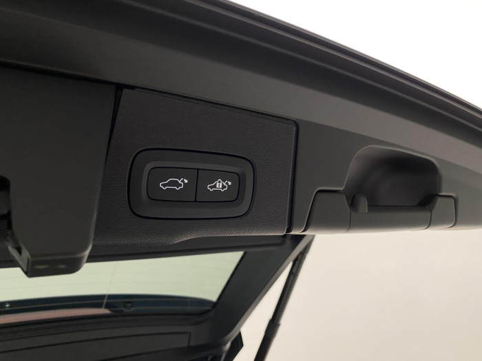 Volvo XC60 B4 AWD AUT DARK ULTIMATE