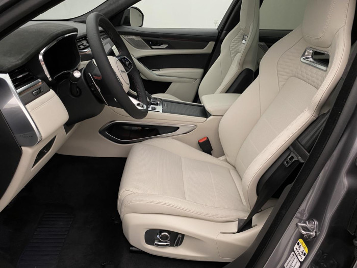 Jaguar F-Pace SVR 5.0 AWD AUT REZERVACE