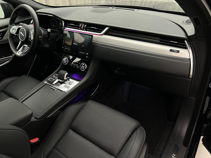 Jaguar F-Pace D300 AWD R-DYNAMIC SE AUT 3.0 d Dynamic SE