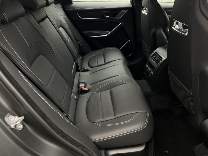 Jaguar F-Pace 250 AWD HSE AUT 1.maj.