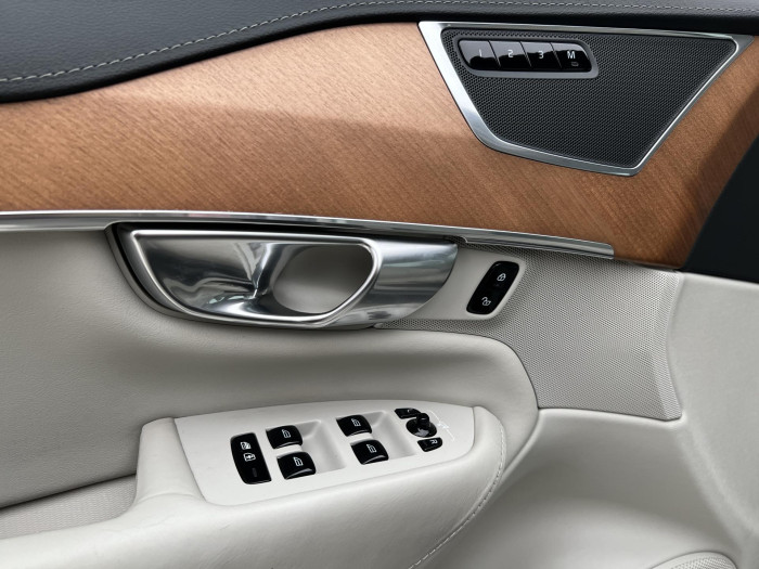 Volvo XC90 B5 AWD INSCRIPTION AUT CZ