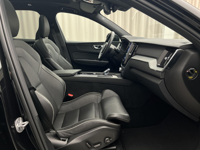 Volvo XC60 B5 AWD BLACK EDITION PLUS AUT