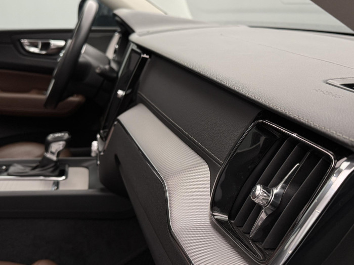 Volvo XC60 D5 AWD INSCRIPTION AUT CZ 2.0 d