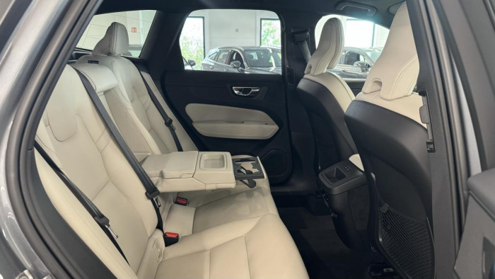 Volvo XC60 D4 INSCRIPTION AUT REZERVACE 2.0 d