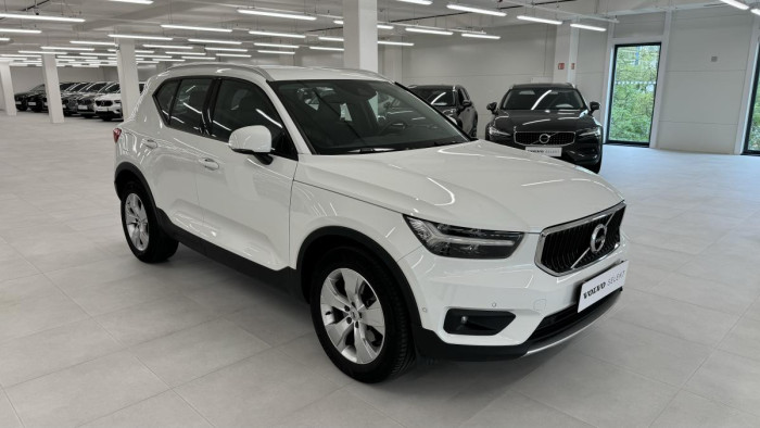 Volvo XC40 T4 MOMENTUM AUT REZERVACE 2.0 Momentum