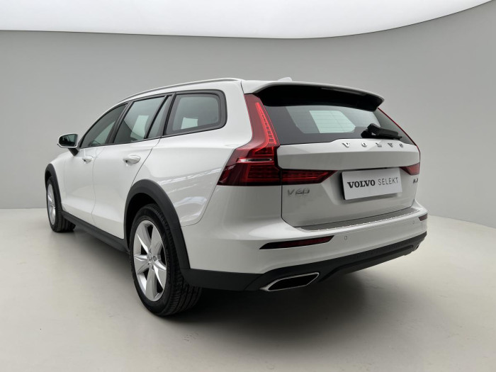 Volvo V60 CROSS COUNTRY B4 AWD Aut 1.maj