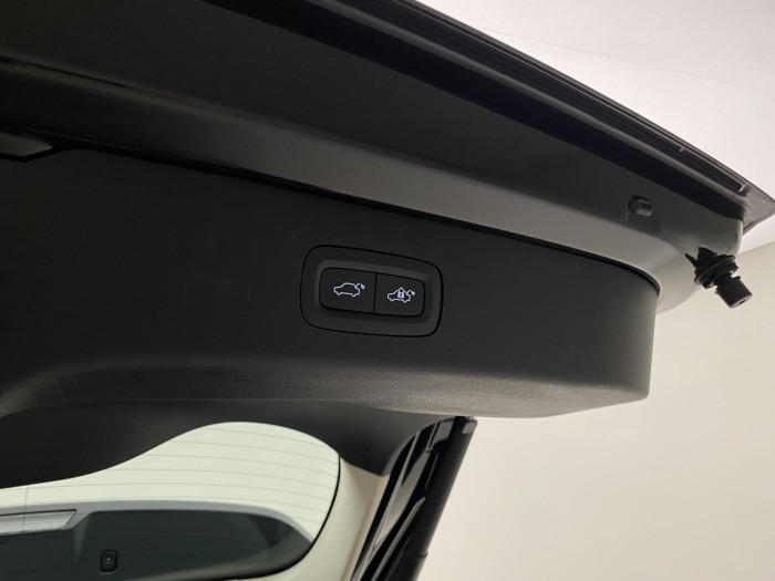 Lynk & Co 01 HEV DCT AUT 1.maj