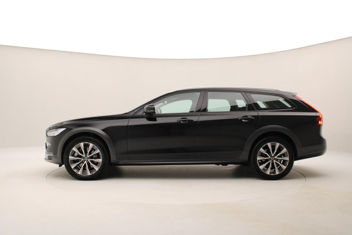 Volvo V90 CC B4 AWD PLUS AUT CZ 1.maj