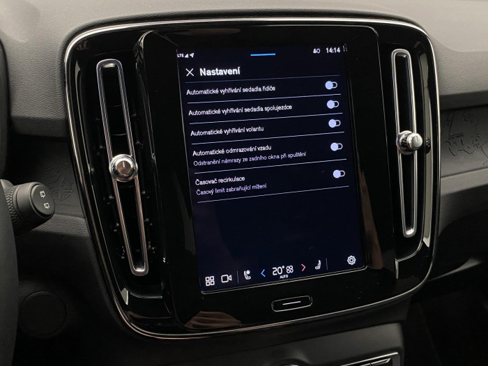 Volvo XC40 CORE SINGLE MOTOR RECHARGE
