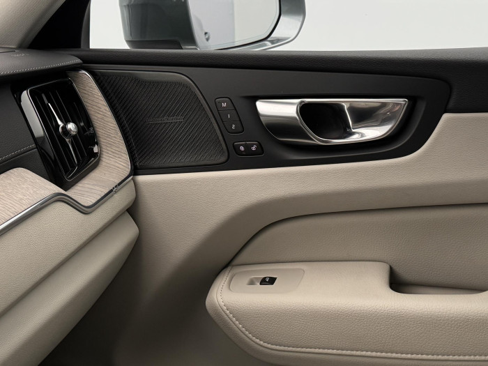 Volvo XC60 T6 AWD RECHARGE INSCRIPTION