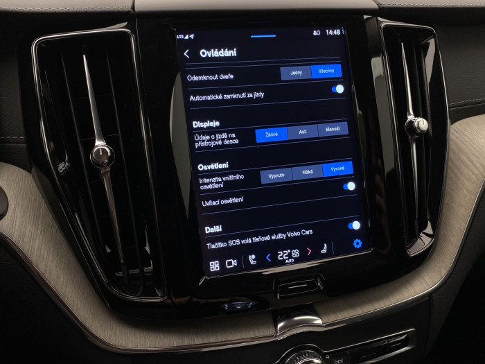 Volvo XC60 B4 AWD INSCRIPTION AUT CZ